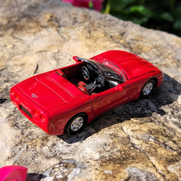 RACING CHAMPION ♡ 1998 Red Chevrolet Corvette - 1:64 Scale Diecast Model - Picture 6 of 17